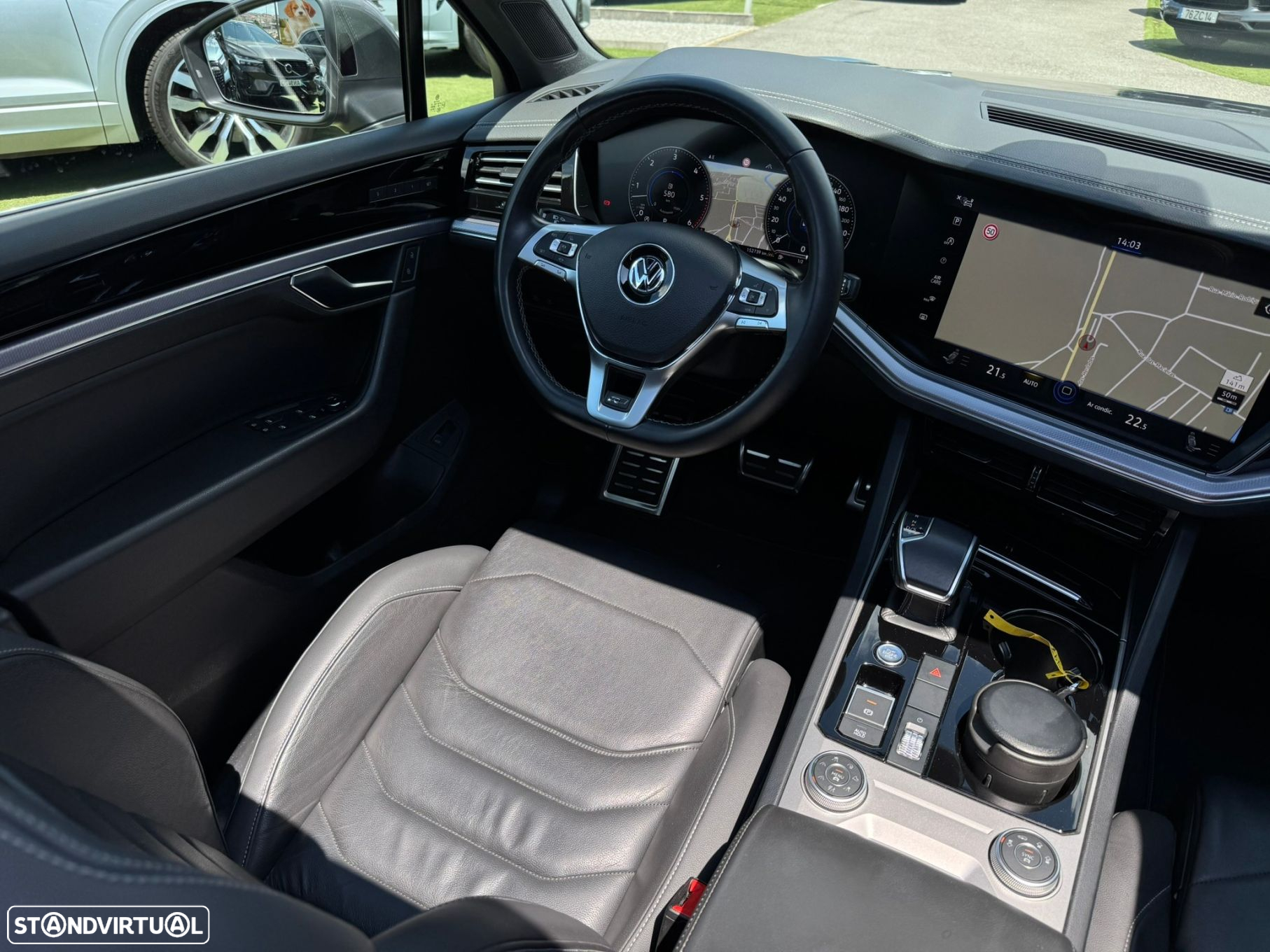 VW Touareg 3.0 TDI V6 R-Line - 26