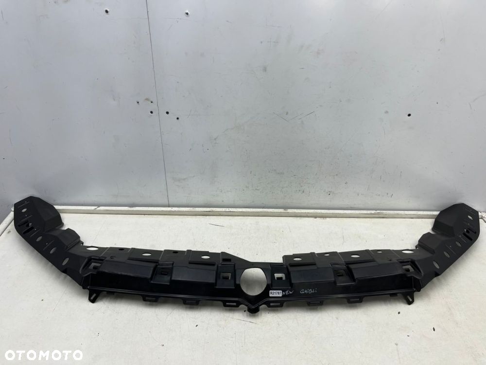 Ślizg Maserati Ghibli 13-24r. przednie środkowe mocowanie górnej listwy atrapy zderzaka NOWE - 1