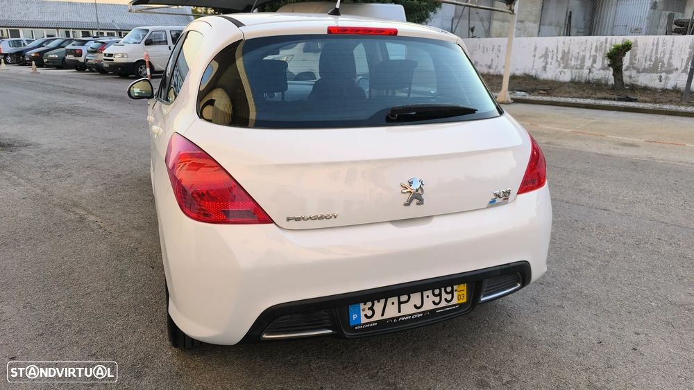 Peugeot 308 1.6 HDi Envy CVM6 - 26