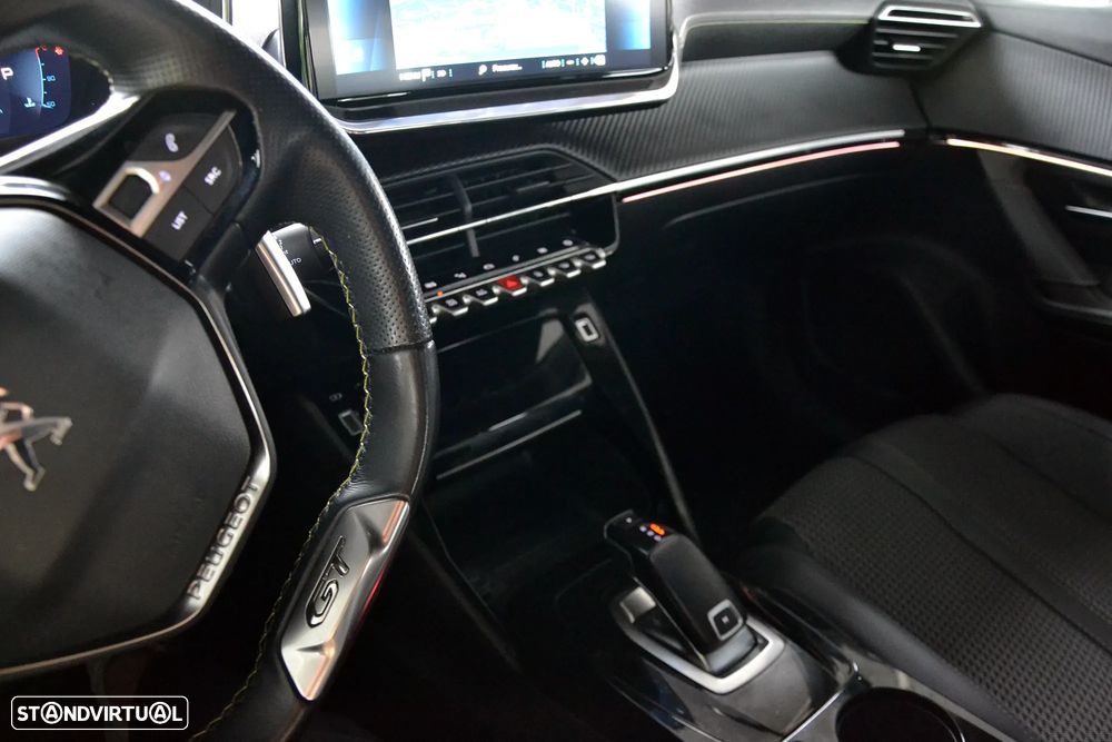 Peugeot 2008 1.2 PureTech GT EAT8 - 18