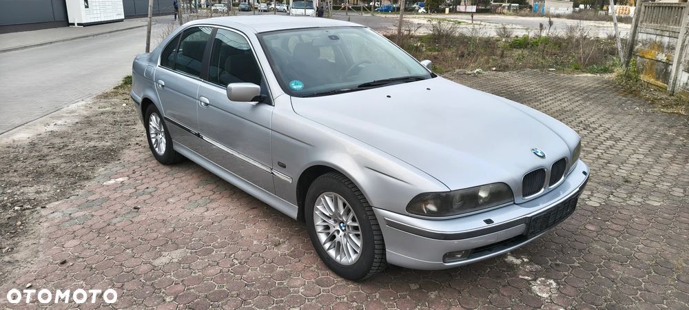 BMW Seria 5 528i - 2