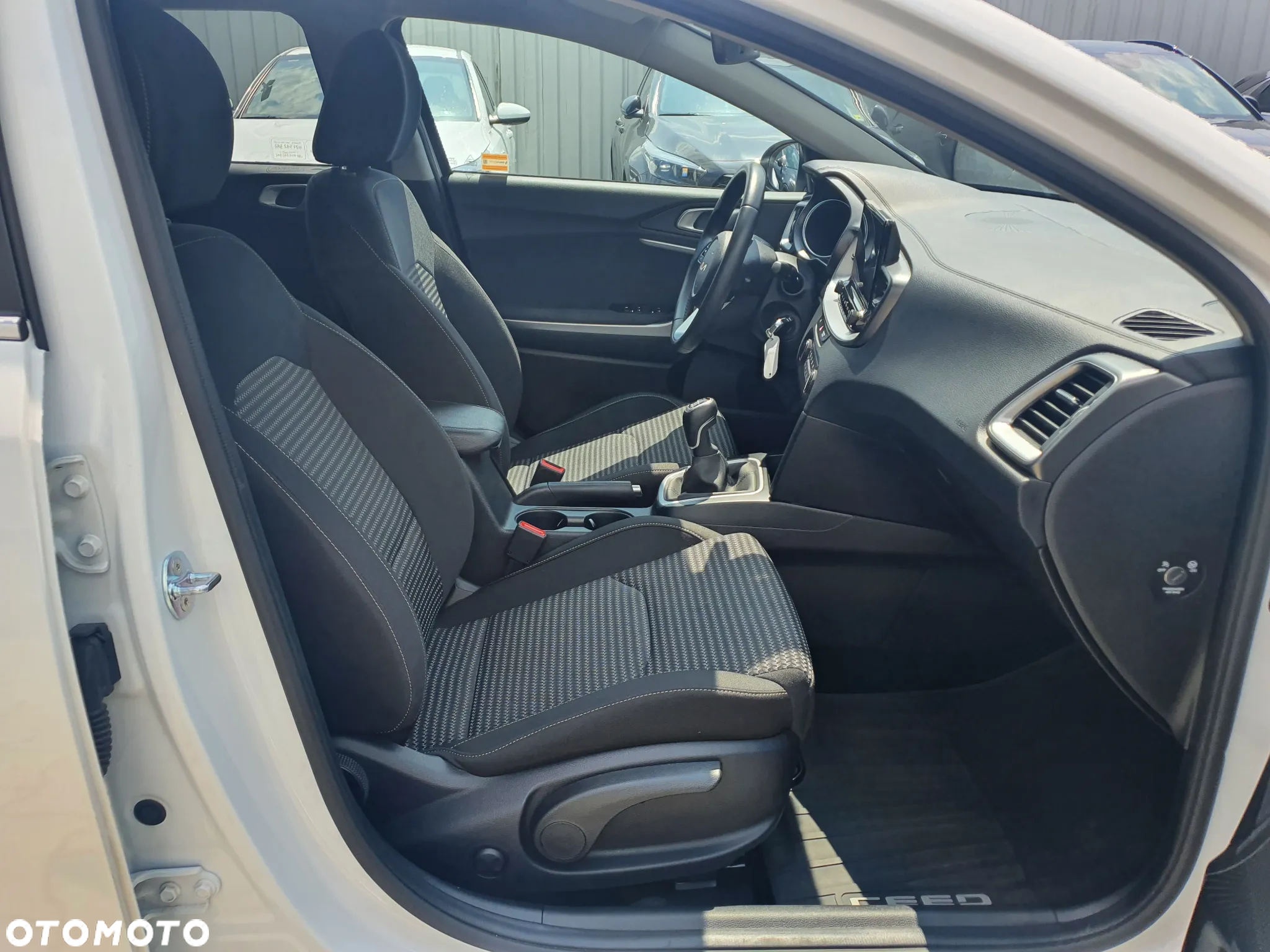Kia Ceed 1.5 T-GDI M - 17