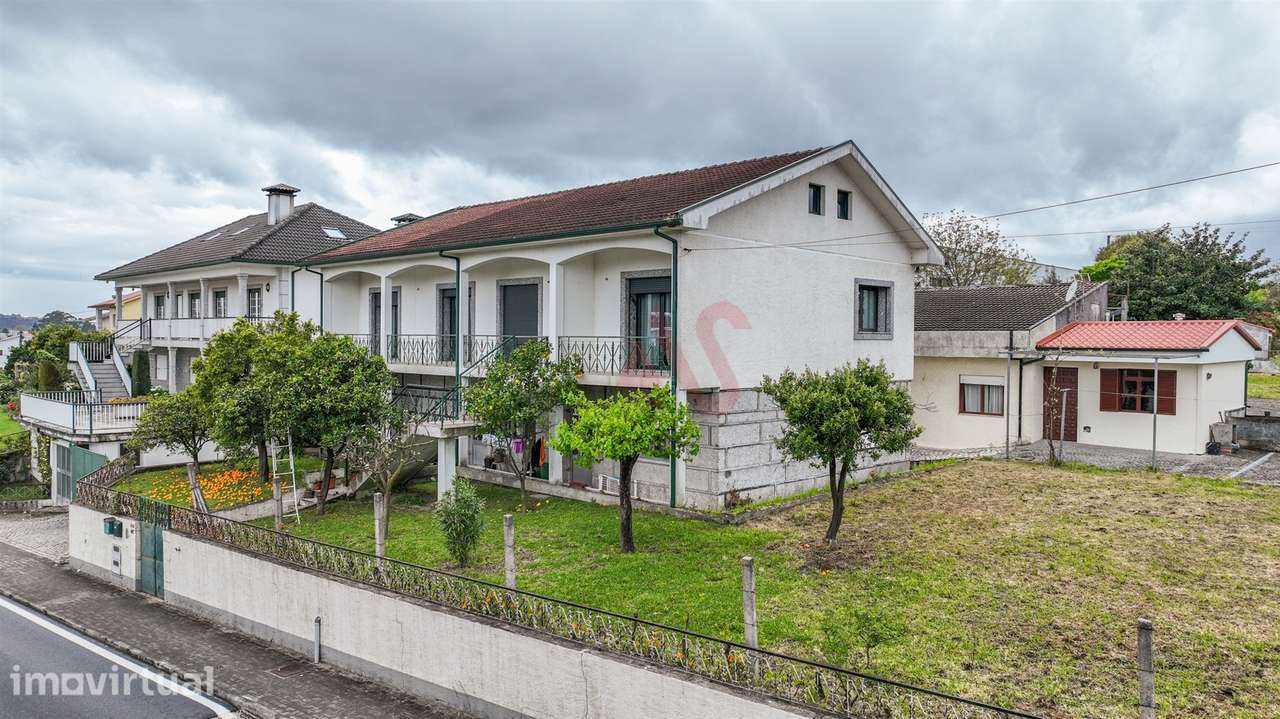 Moradia Bifamiliar T6 em Medelo, Fafe - Grande imagem: 2/39