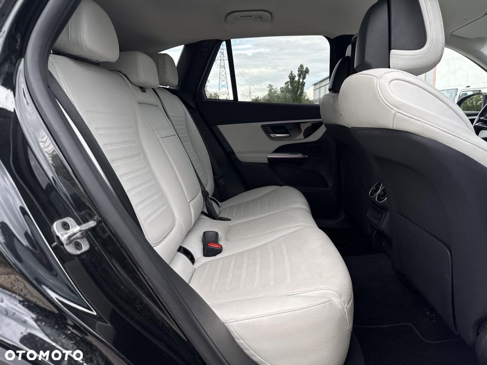 Mercedes-Benz GLC - 21