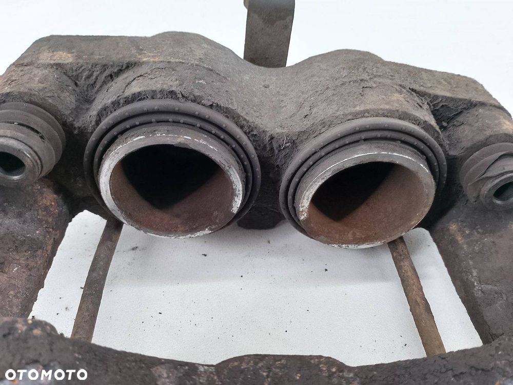 ZACISK HAMULCOWY PRAWY PRZÓD IVECO DAILY Tourus 24 3.0 HPI - 7