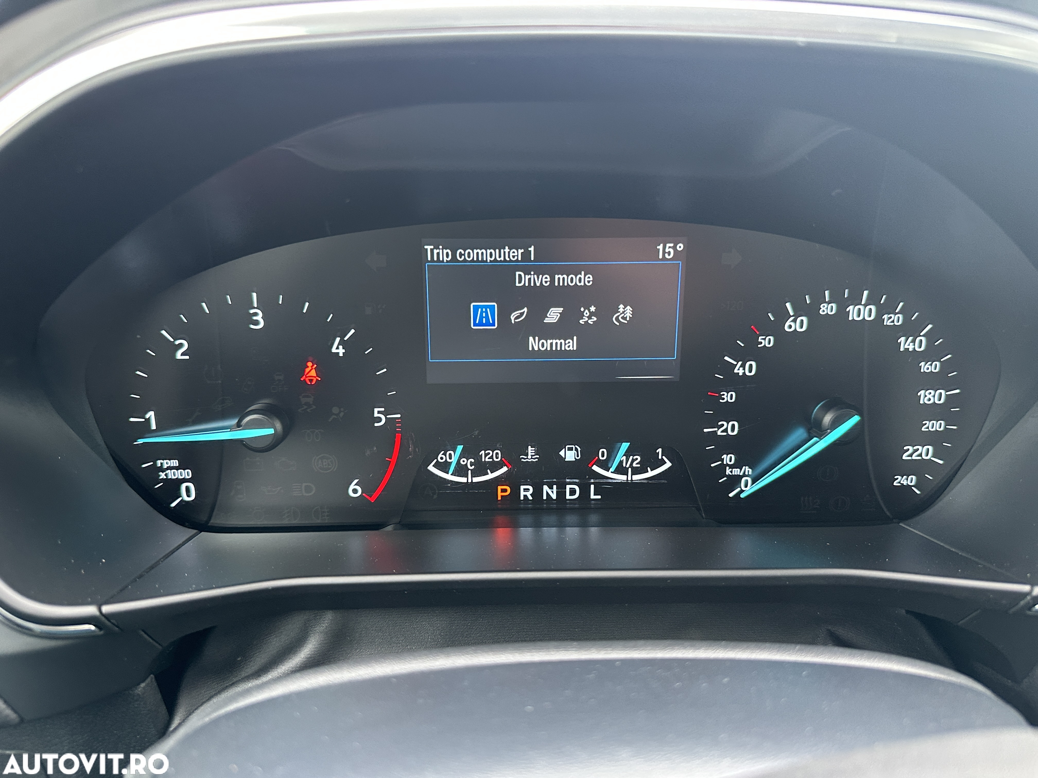 Ford Focus 2.0 EcoBlue Active Business - 22