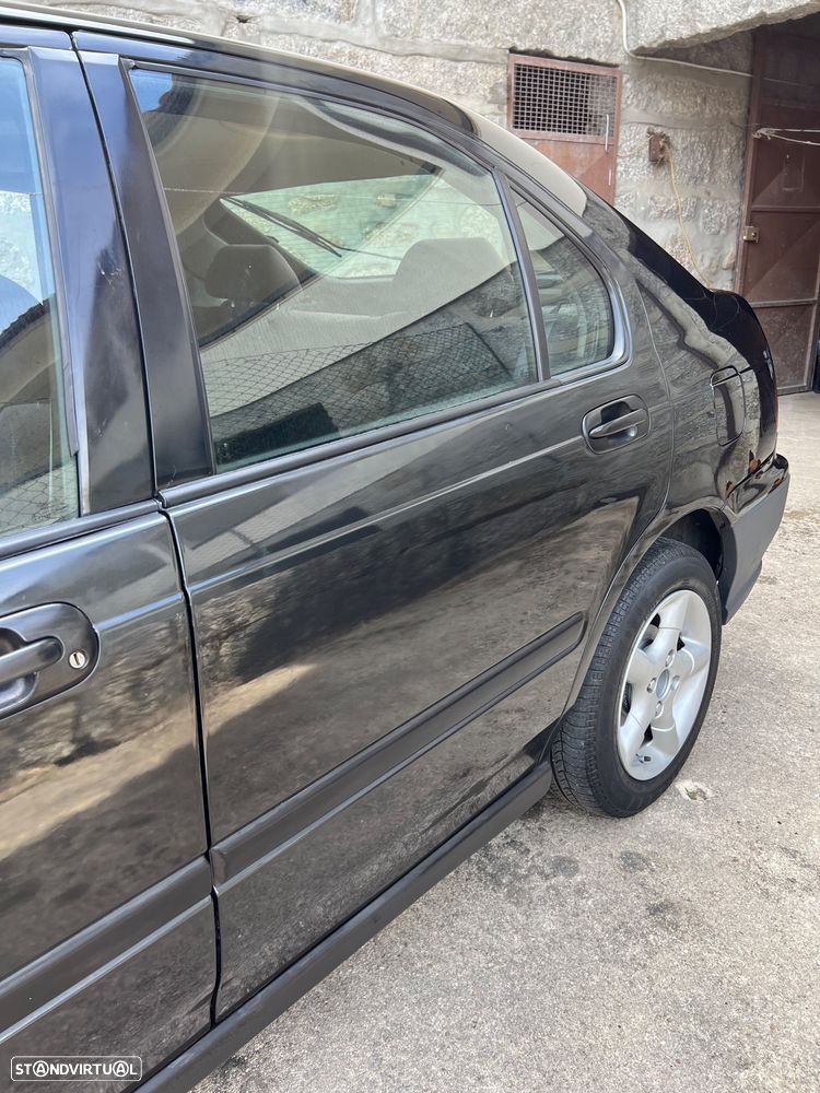 Honda Civic 1.4i - 5