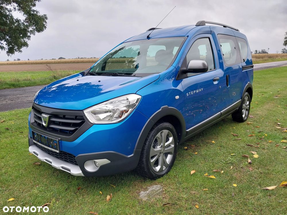 Dacia Dokker TCe 115 Stepway Celebration - 1