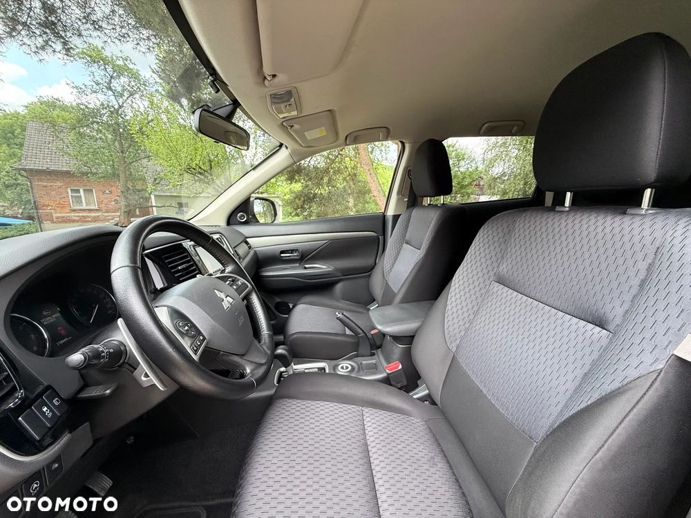 Mitsubishi Outlander 2.0 Intense + - 16