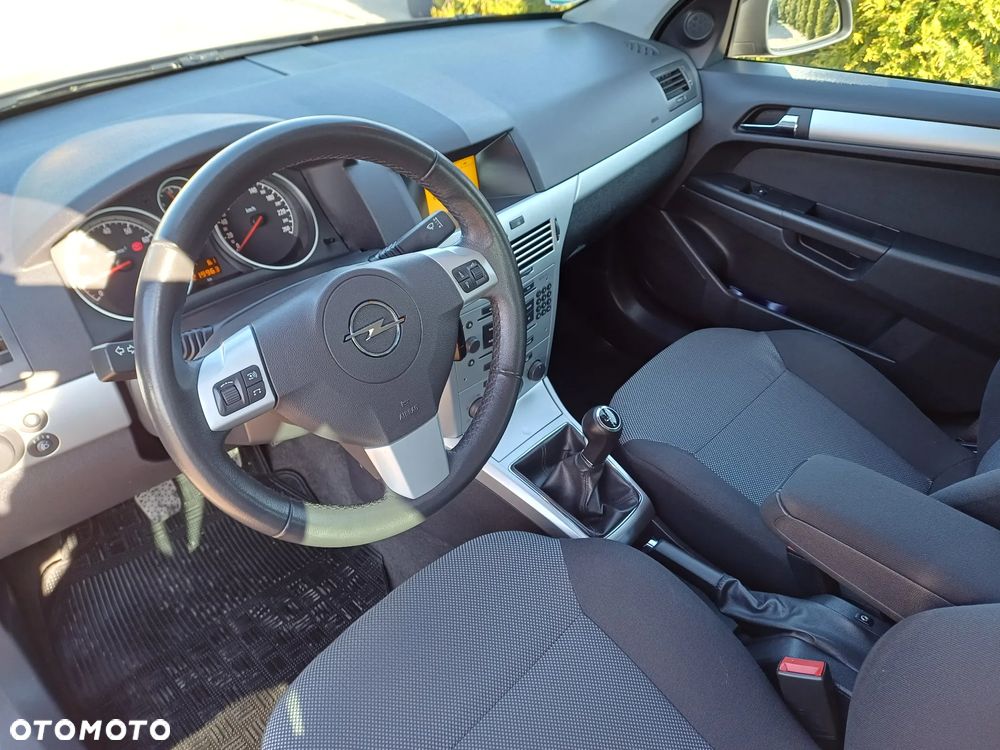 Opel Astra 1.6 Edition 111 Jahre - 8