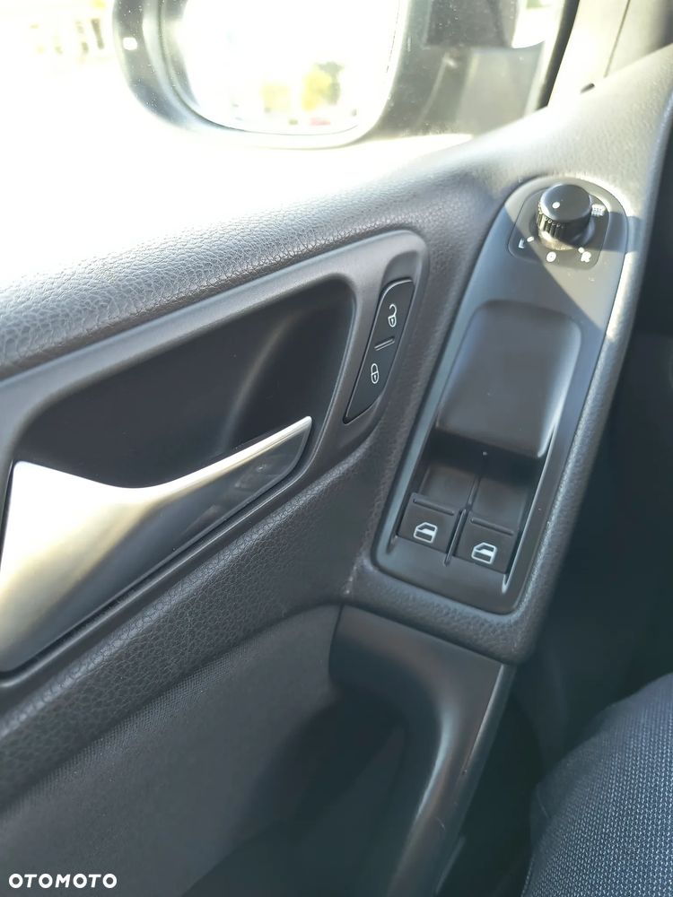 Volkswagen Golf - 9