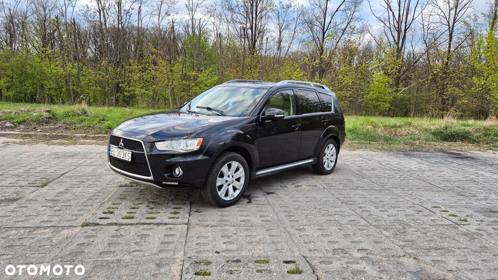Mitsubishi Outlander - 1