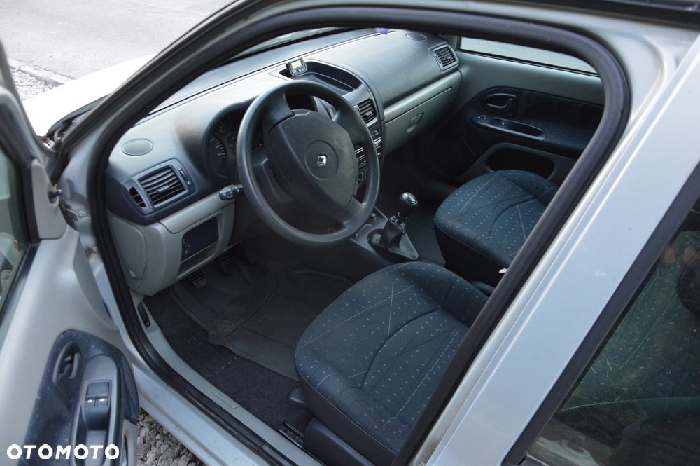 Renault Clio 1.2 16V Authentique - 4