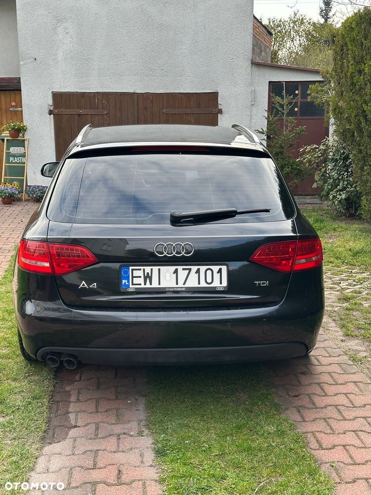 Audi A4 Avant 2.0 TDI Quattro Line - 28