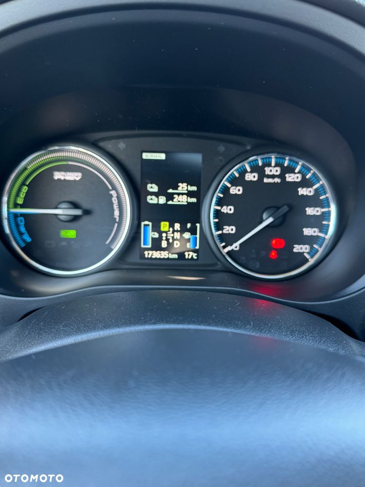 Mitsubishi Outlander - 17