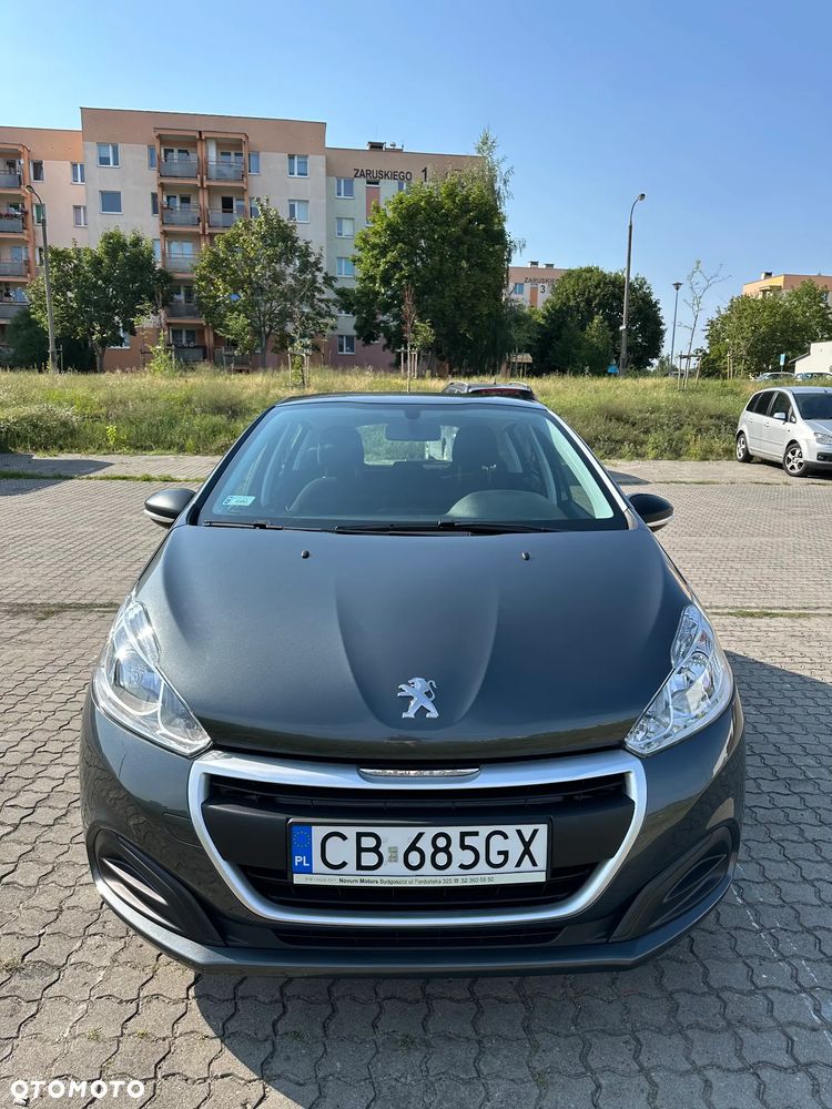 Peugeot 208 - 1