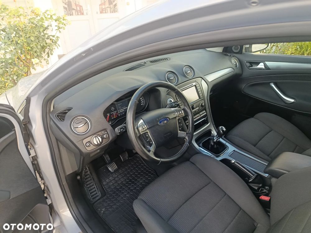 Ford Mondeo 2.0 TDCi Titanium - 23