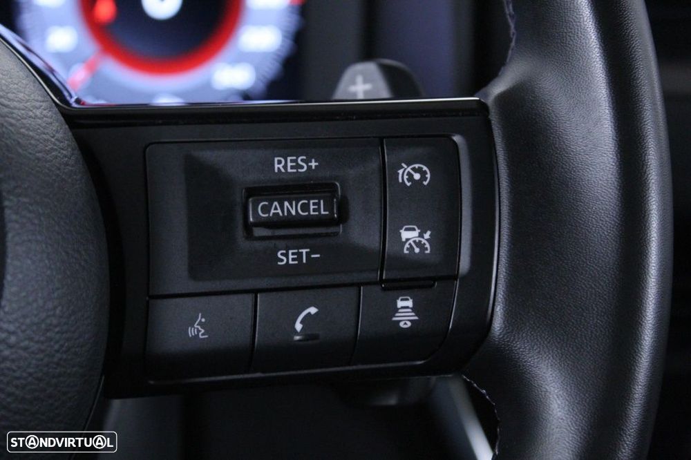 Nissan Qashqai 1.3 DIG-T N-Connecta LED Xtronic - 23