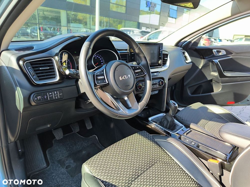 Kia Ceed - 9