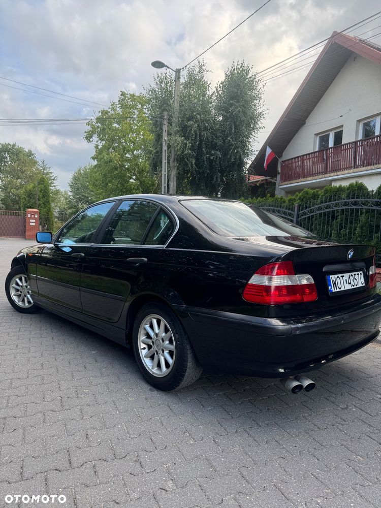 BMW Seria 3 318i - 5
