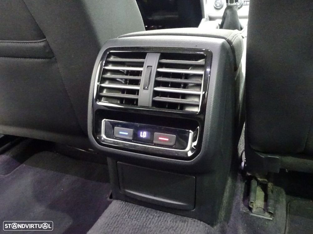 VW Passat 1.6 TDI Confortline - 28