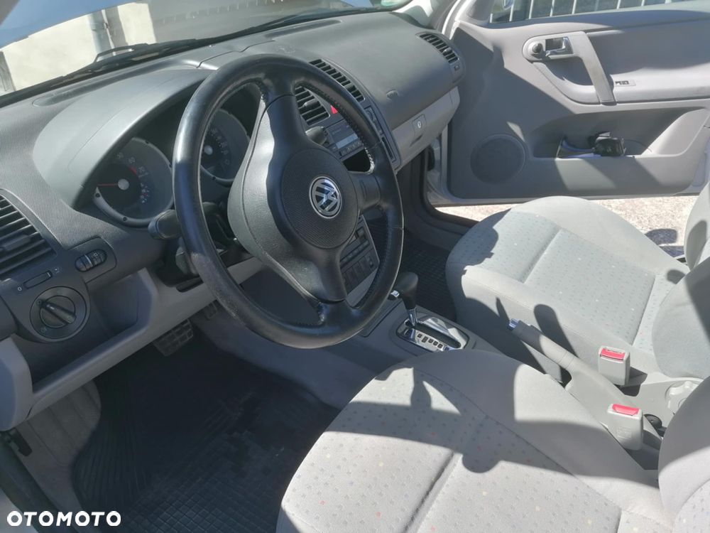 Volkswagen Polo 1.4 16V Comfortline - 8