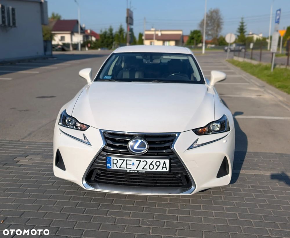 Lexus IS - 8
