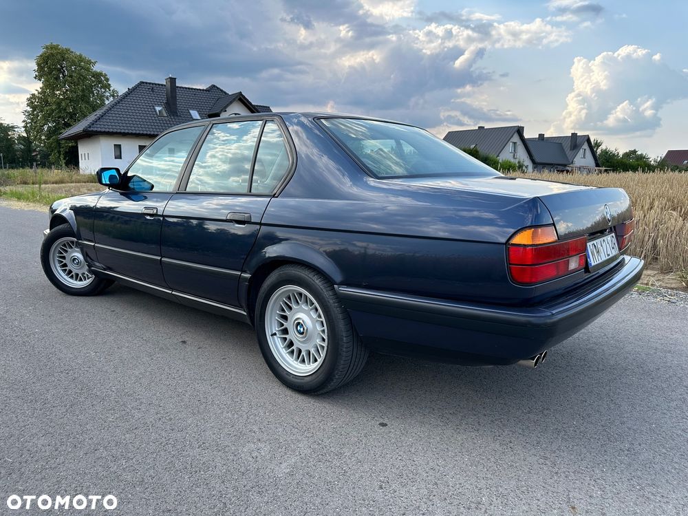 BMW Seria 7 730i - 8