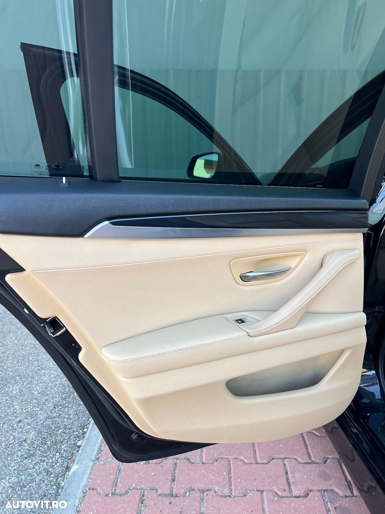 BMW Seria 5 520d Aut. Luxury Line - 29