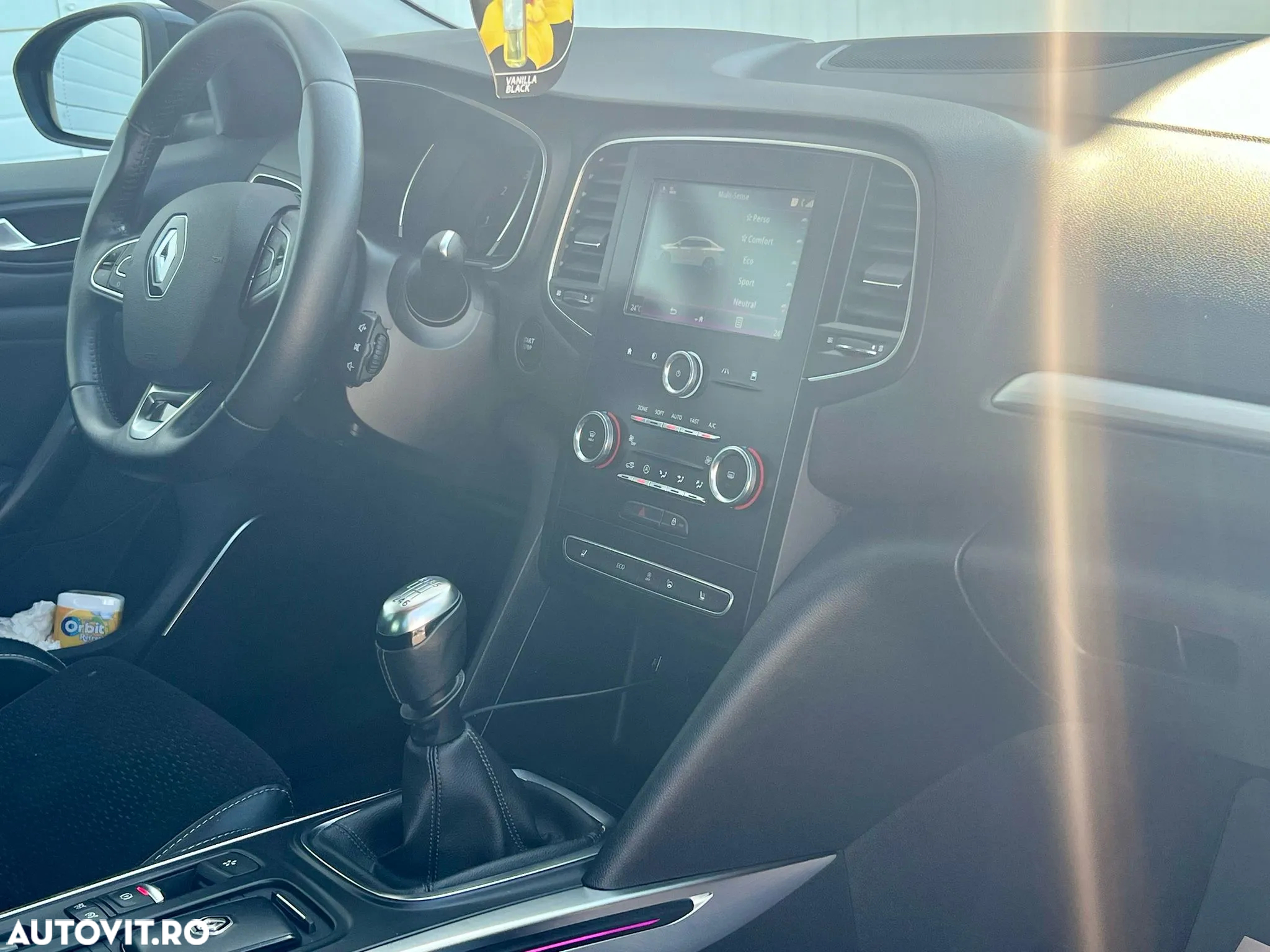 Renault Megane TCe Intens - 22