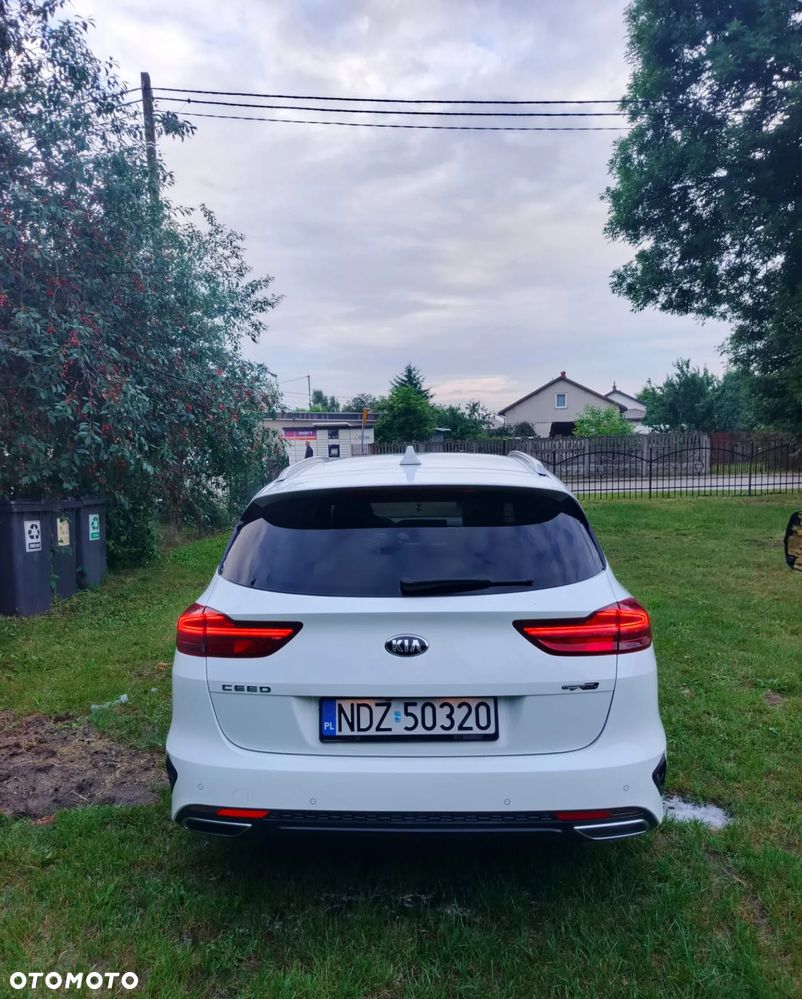 Kia Ceed 1.6 CRDi (48V Mild-Hybrid) DCT7 GT Line - 16