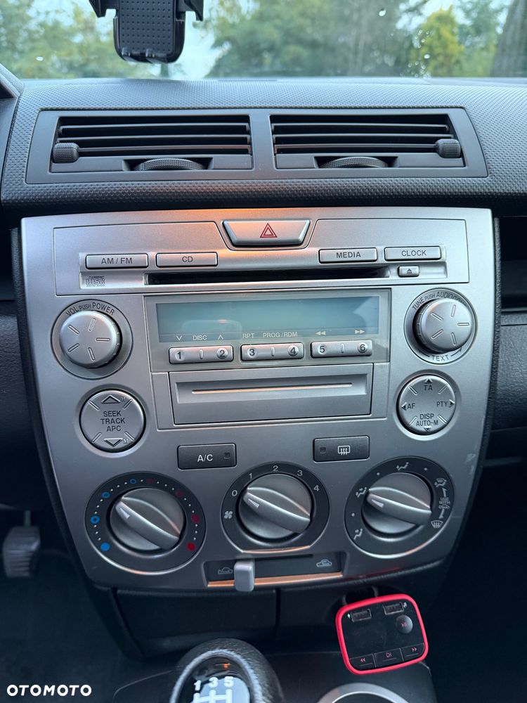 Mazda 2 - 10