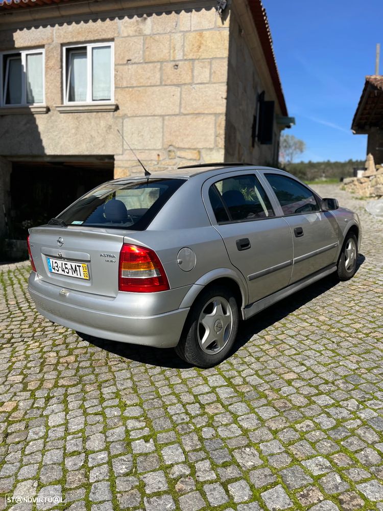 Opel Astra - 2