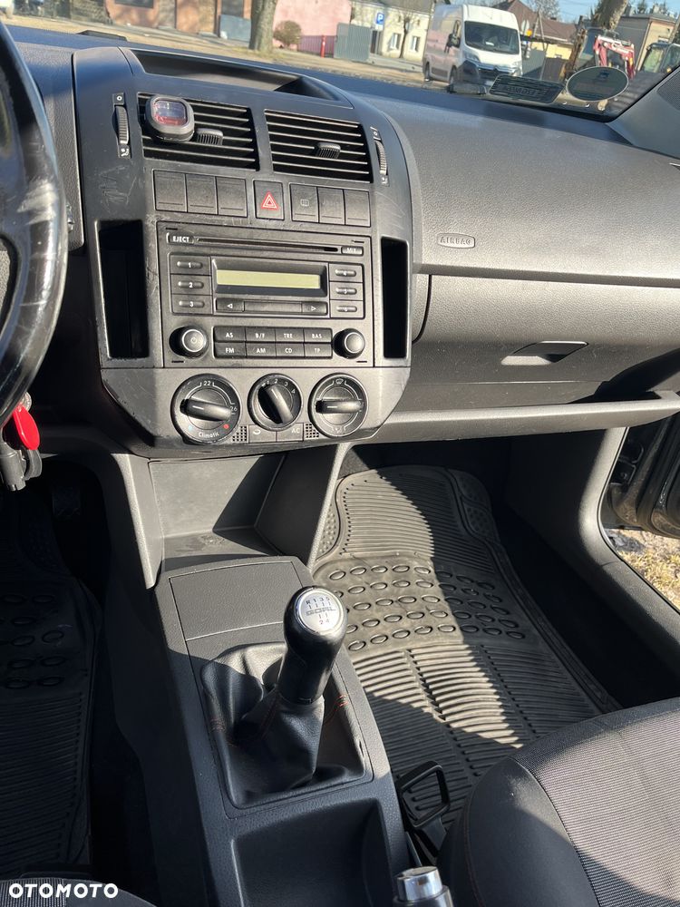 Volkswagen Polo - 8