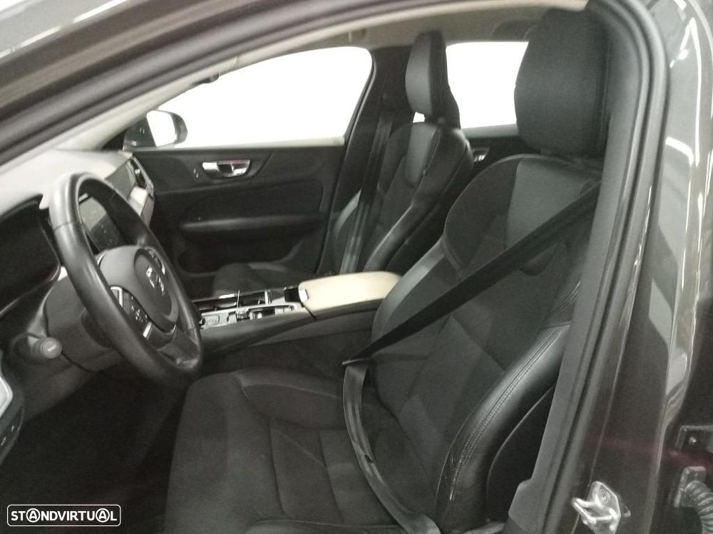 Volvo V60 2.0 T8 AWD TE Momentum - 4