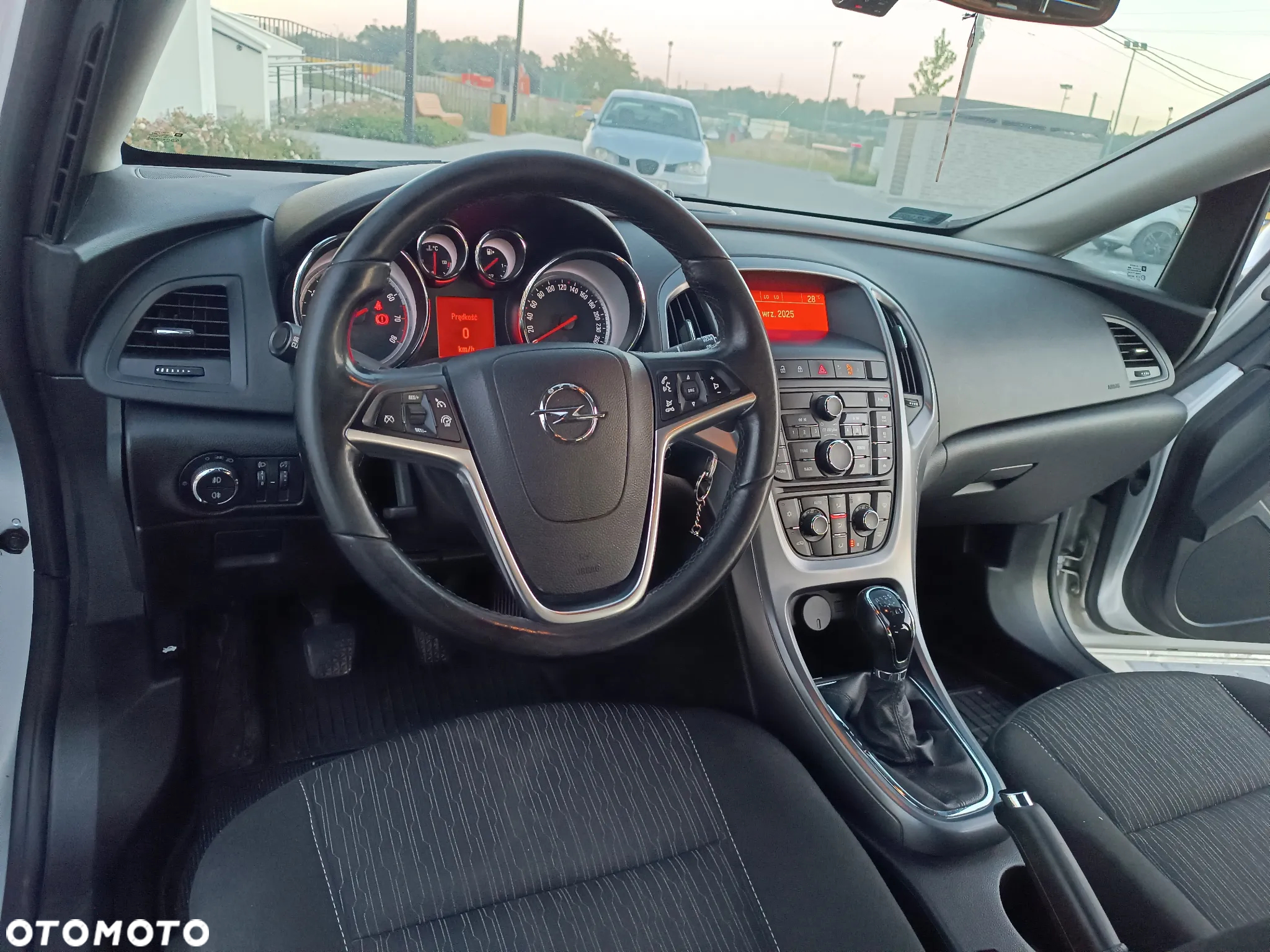 Opel Astra IV 1.4 T Cosmo EU6 - 13