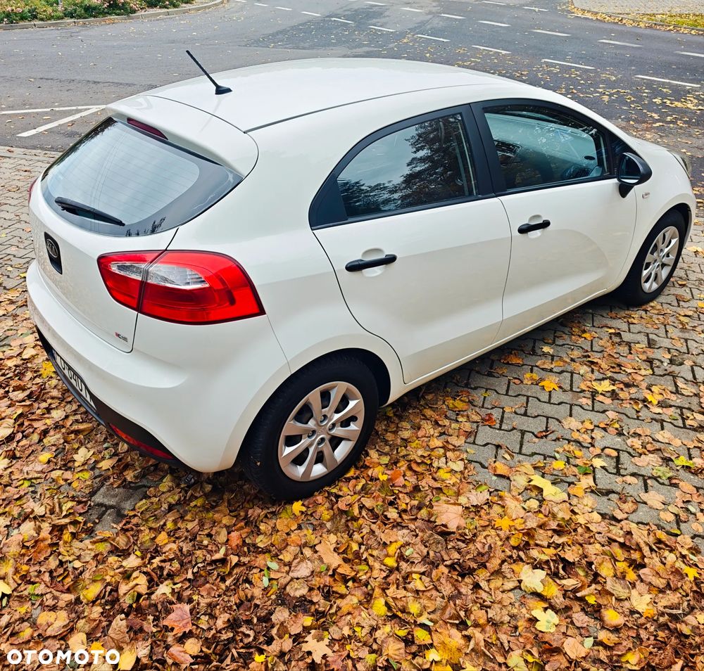 Kia Rio 2011 photo 4