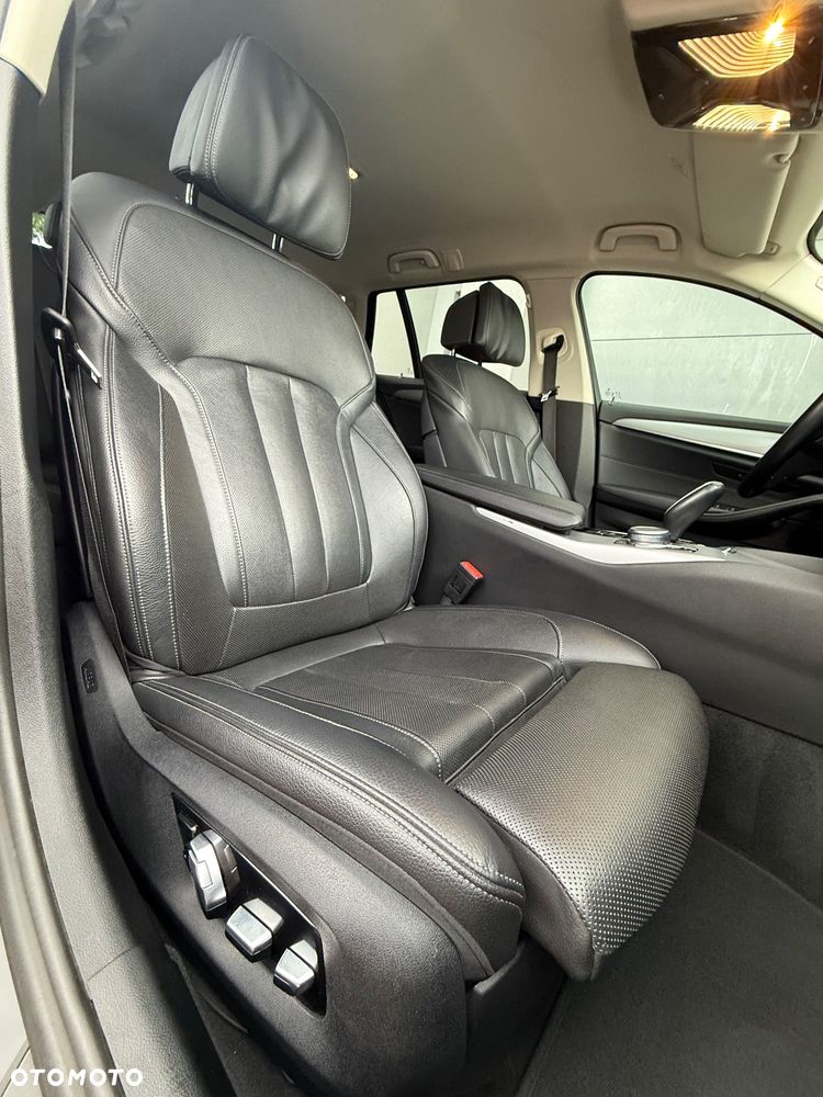 BMW Seria 5 518d Business Edition sport - 21