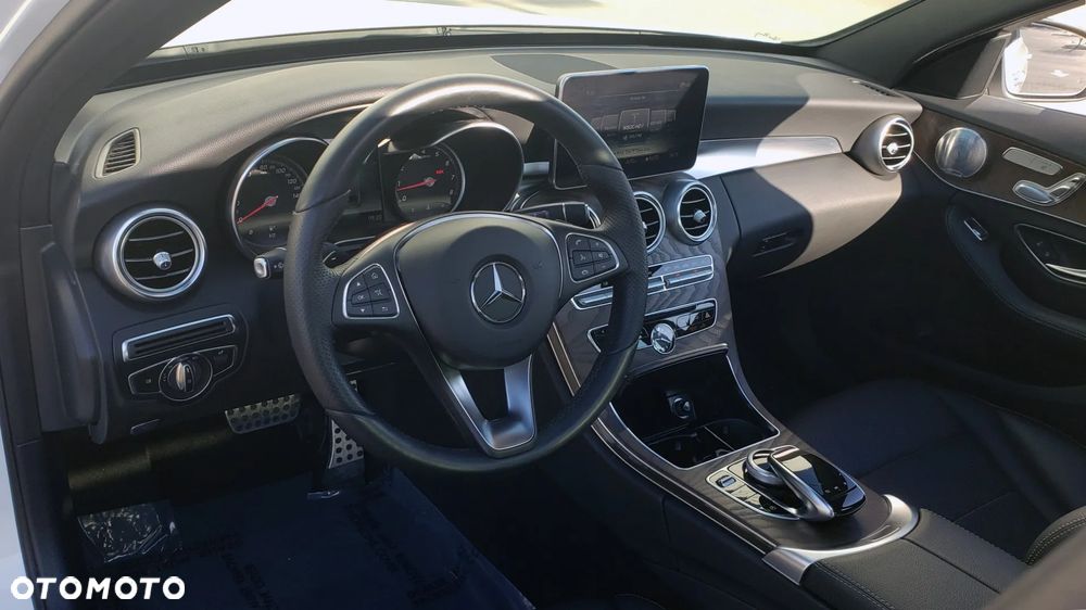 Mercedes-Benz Klasa C 300 T 9G-TRONIC - 7