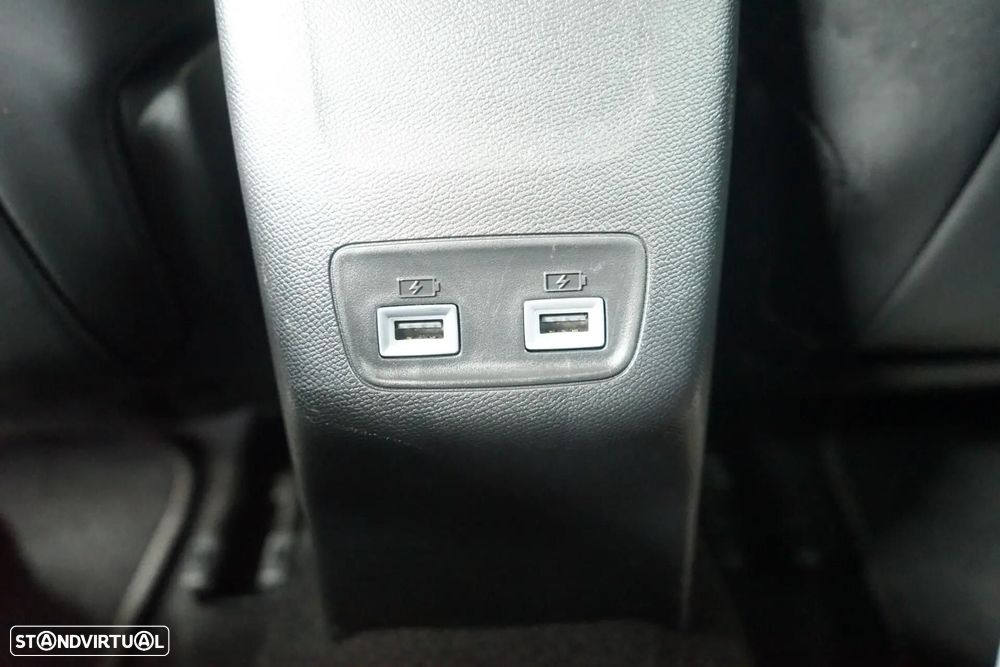 Peugeot 208 - 44