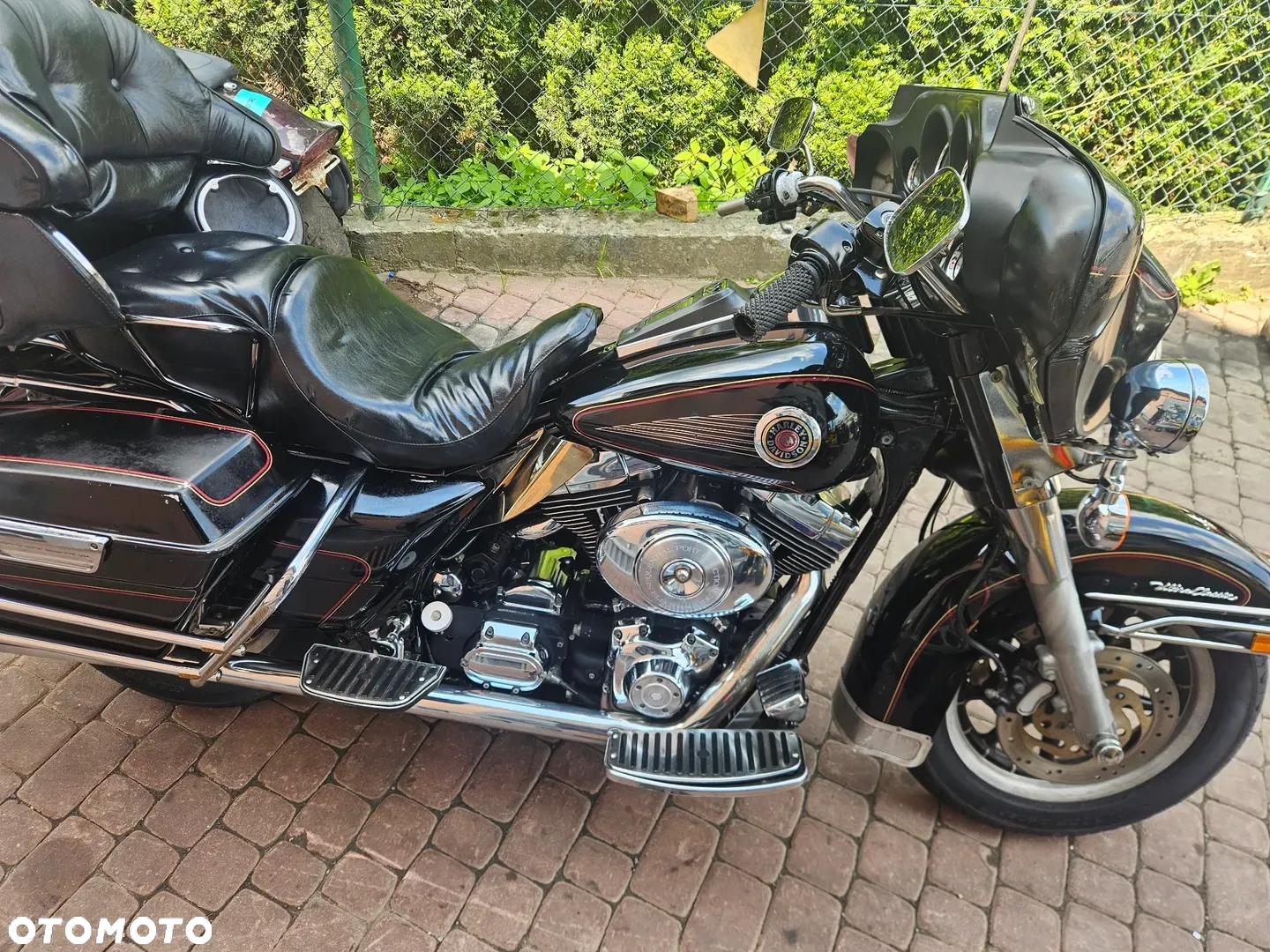 Harley-Davidson FLH Electra Glide - 2