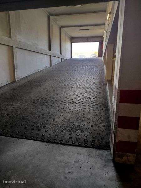 Vendo lugar de garagem Vila Nova Gaia - Grande imagem: 2/2