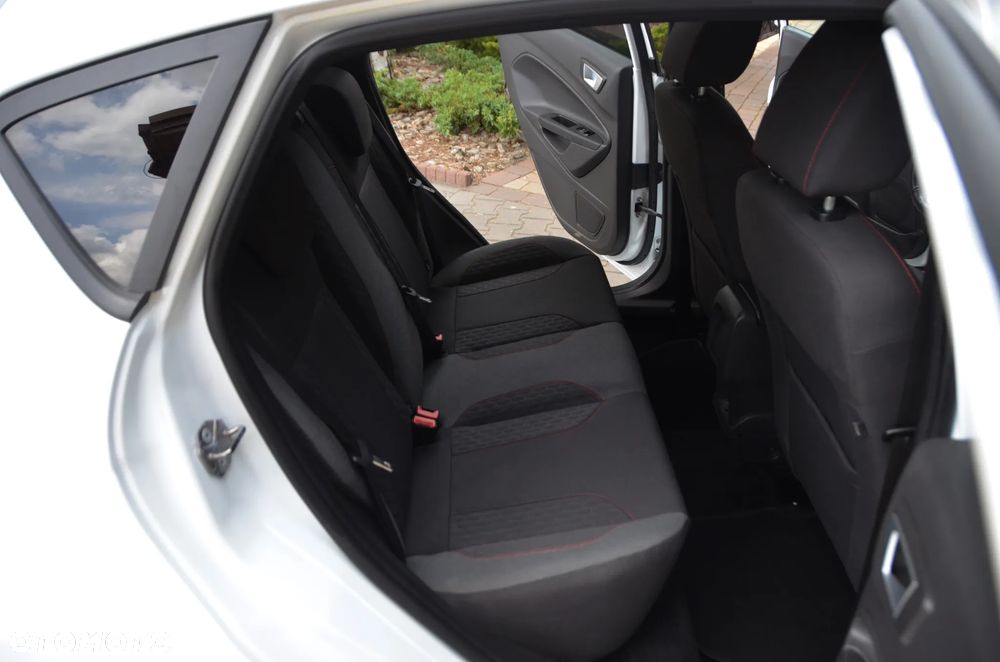 Ford Fiesta 1.5 TDCi ST&St Titanium - 30