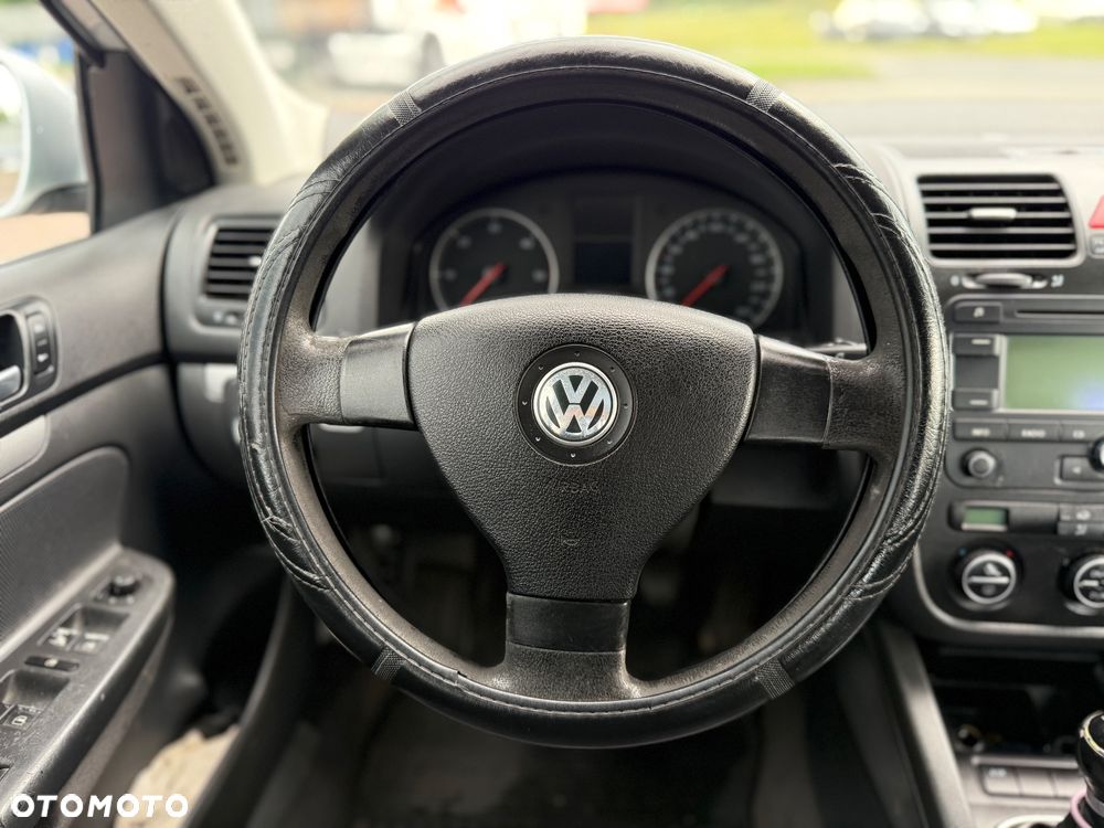 Volkswagen Jetta - 22