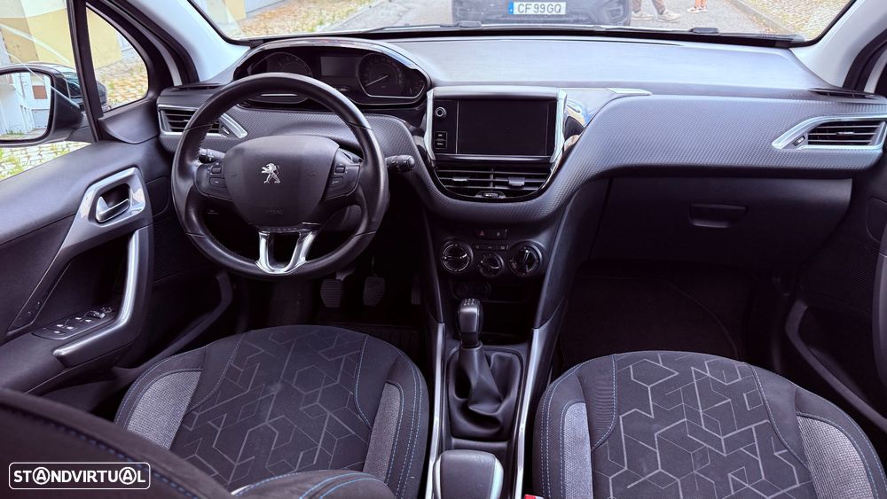 Peugeot 2008 1.2 PureTech Style - 11