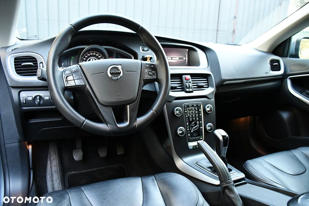 Volvo V40 D2 - 19
