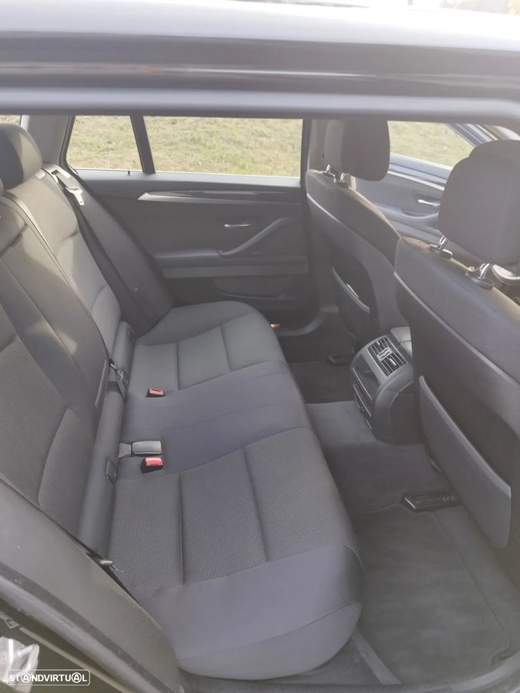BMW 525 d Auto - 11
