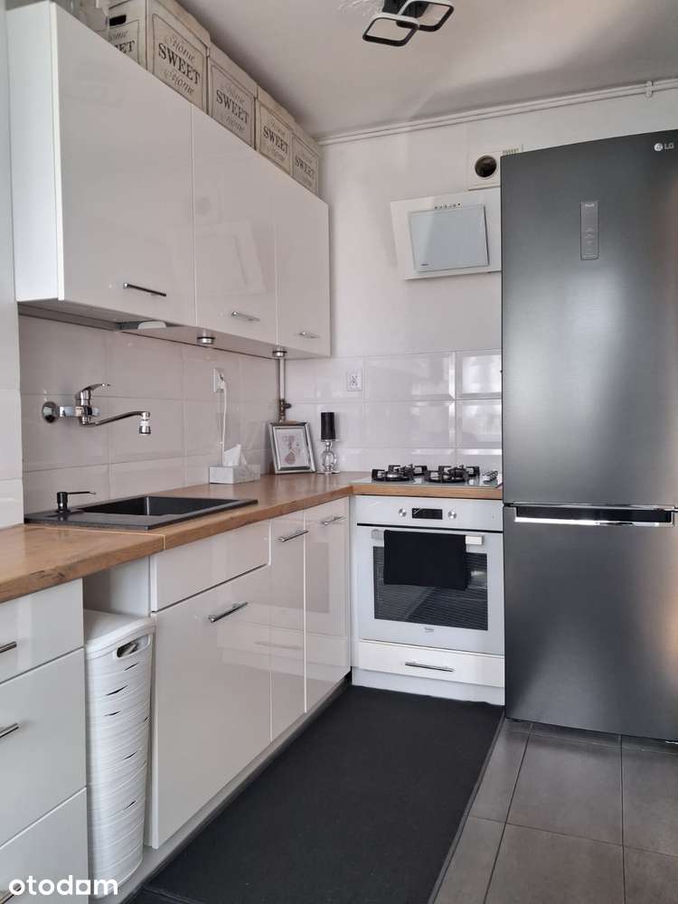 Kawalerka Z Wydzieloną Sypialnią, Balkonem I Oddzielną Kuchnią