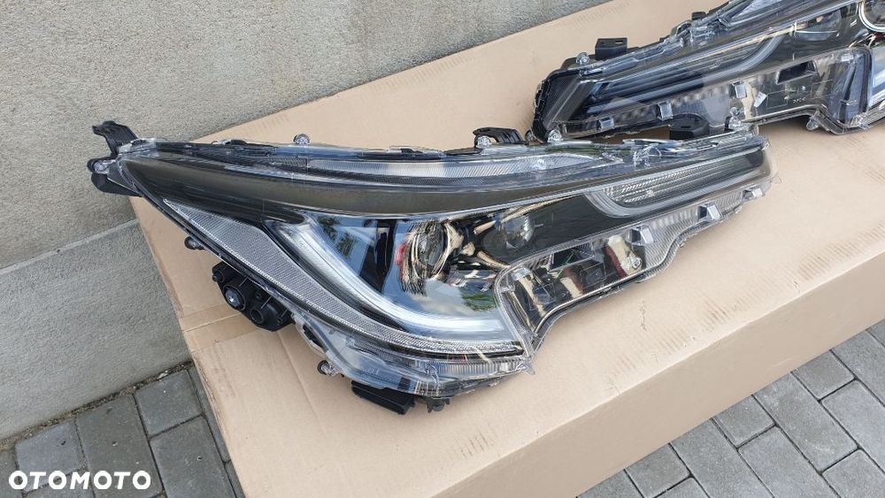 Lampa lampy led kompletna Toyota Corolla XII E21 E210 2018 - komplet 2 soczewki - 2