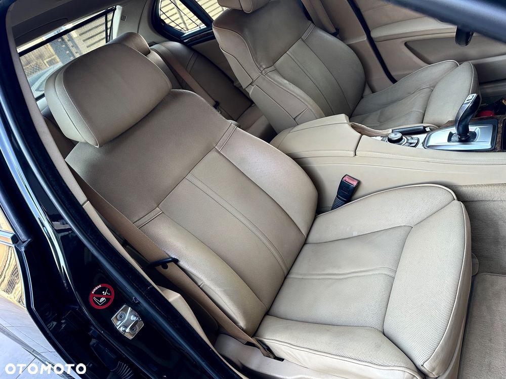 BMW Seria 5 520d Edition Exclusive - 22